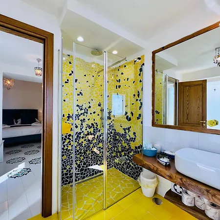 Yourhome - White House Gio