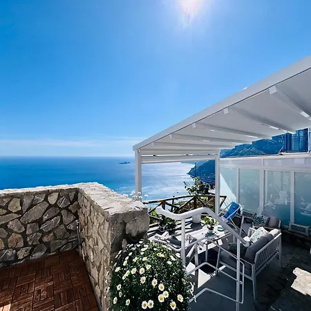 Yourhome - White House Gio 別荘